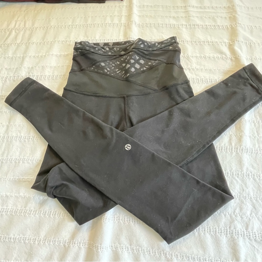 Lululemon black Women's Black Leggings embellished waist size 4